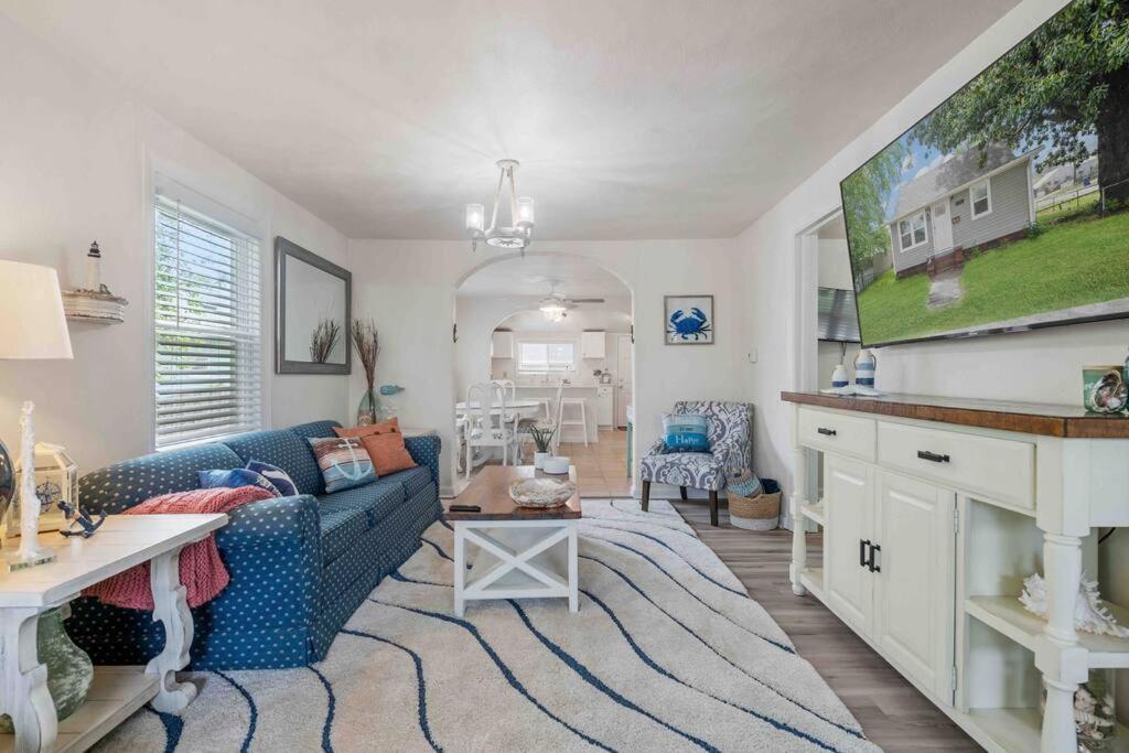 Beach Bungalow - 1 Block To Beach - Pets Welcome! Norfolk Eksteriør billede