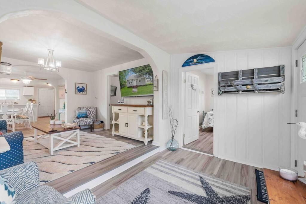 Beach Bungalow - 1 Block To Beach - Pets Welcome! Norfolk Eksteriør billede