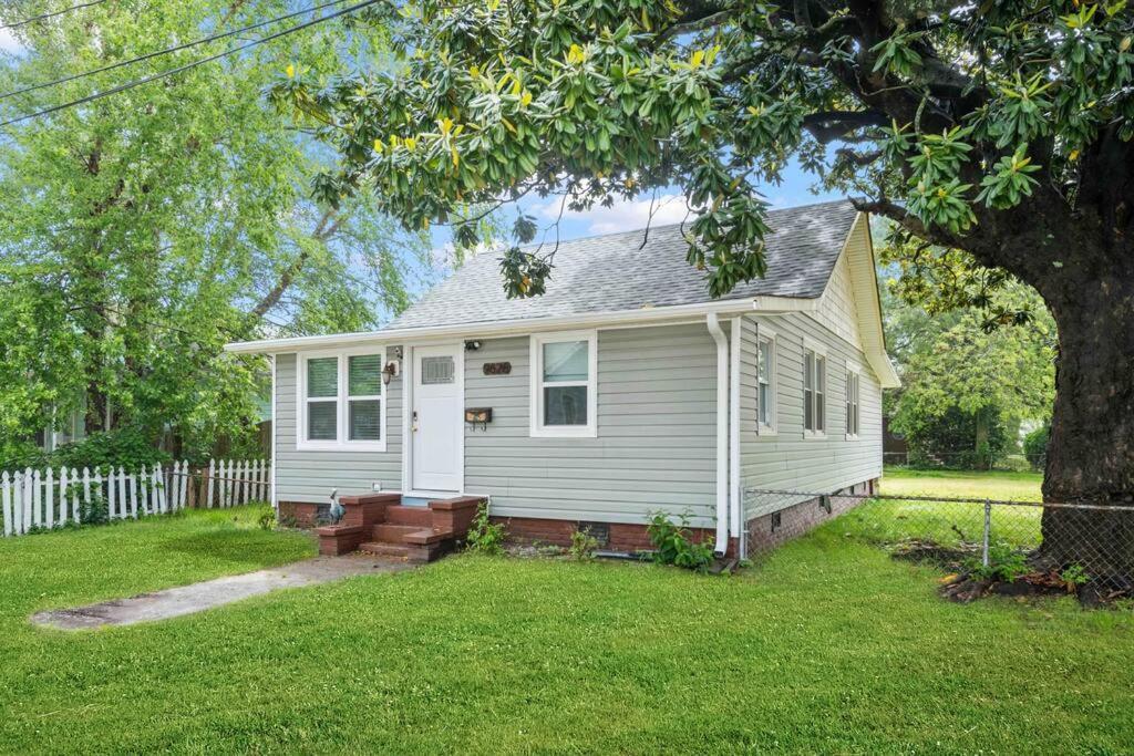 Beach Bungalow - 1 Block To Beach - Pets Welcome! Norfolk Eksteriør billede