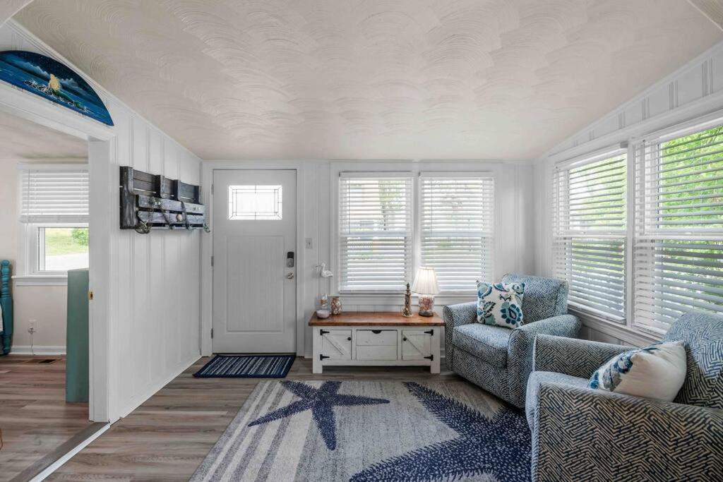 Beach Bungalow - 1 Block To Beach - Pets Welcome! Norfolk Eksteriør billede